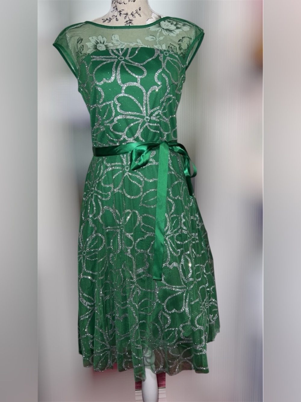Dress - Picture 2 of 2